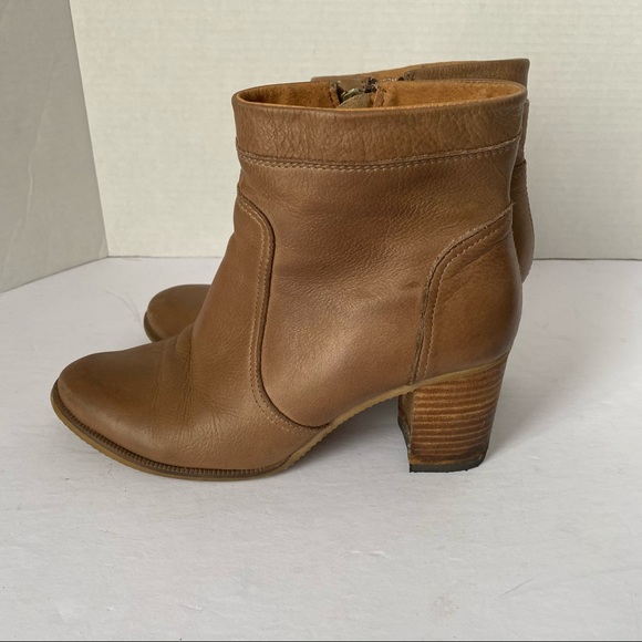 BIANCO FOOTWEAR TAN BOOTIES - Picture 5 of 10